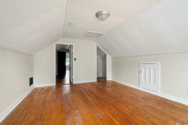 Building Photo - 1410 Fincke Ave
