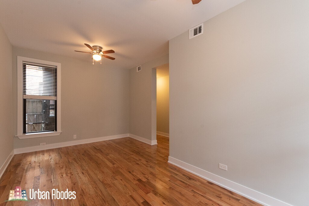 Building Photo - 644 W Oakdale Ave