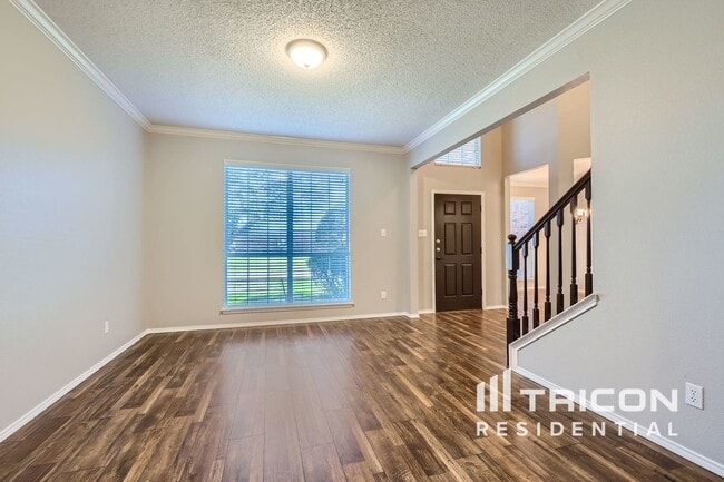 Building Photo - 4649 Devonshire Dr