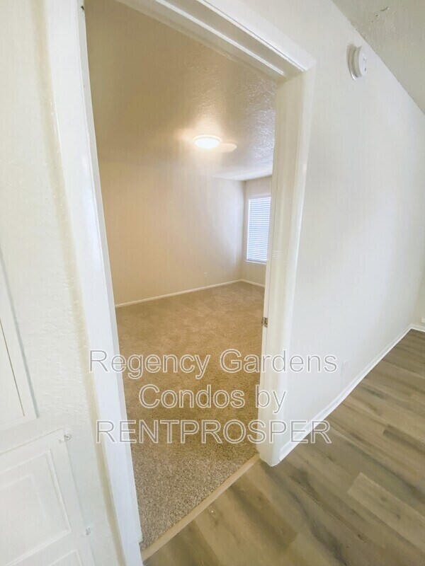 Building Photo - 4225 Thornbriar Ln