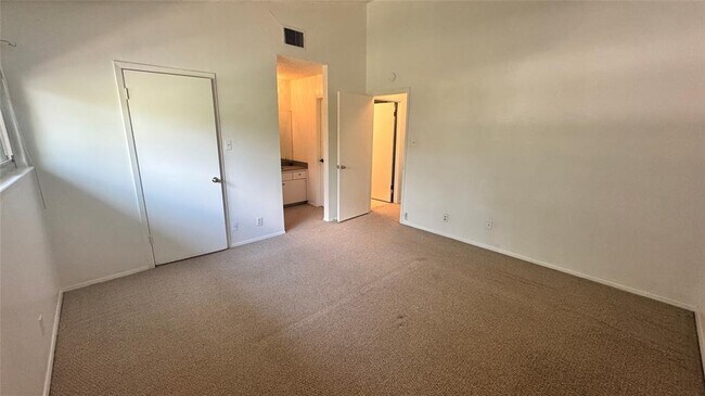 Building Photo - 8903 Trone Cir