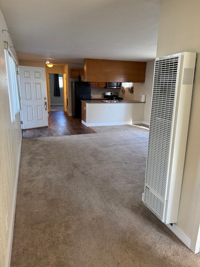 Building Photo - 10920 Apricot St