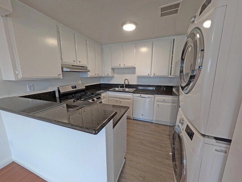 Building Photo - Piedmont