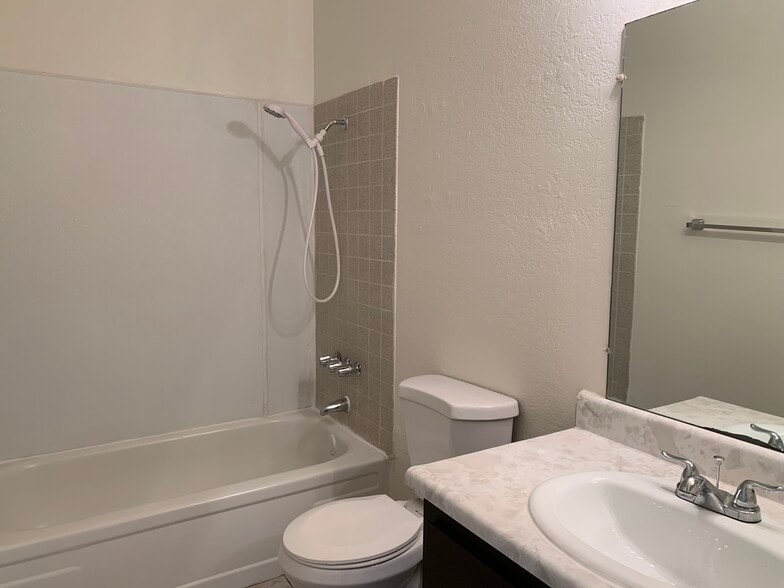 Building Photo - 5216 Redberry St