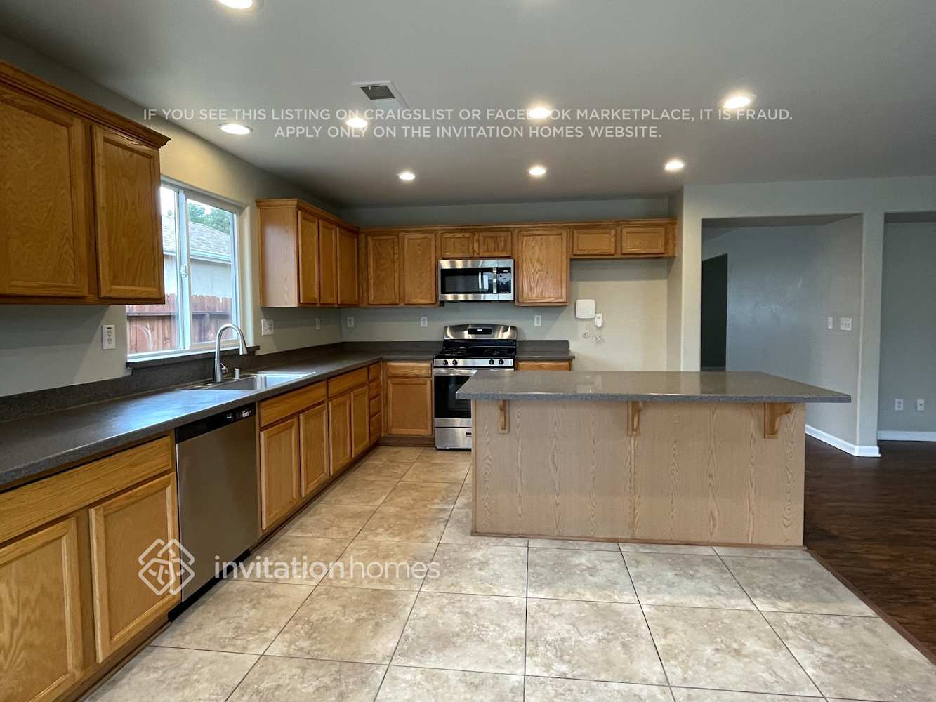 Building Photo - 3461 Presley Ave