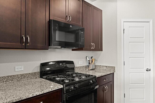 Building Photo - 1296 Teychas Dr