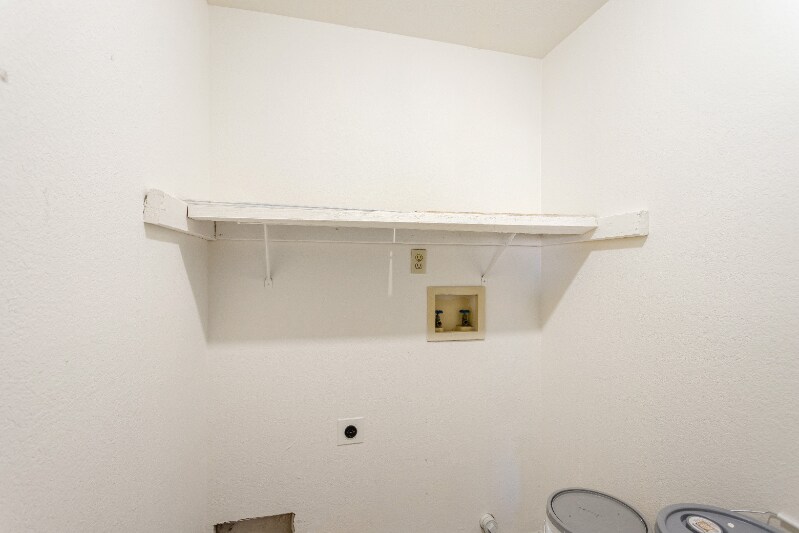 Building Photo - 4147 Calle Barona