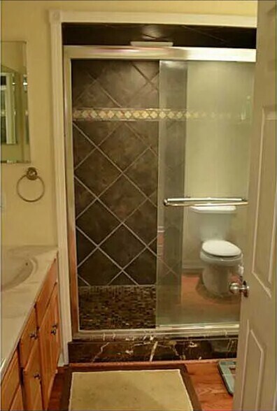 2 St. Leo Bathroom - 2 Saint Leo St