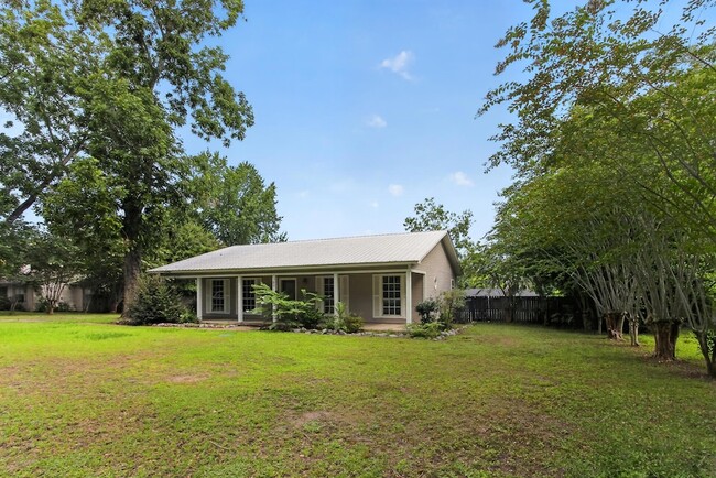 Building Photo - 3017 Airport Rd