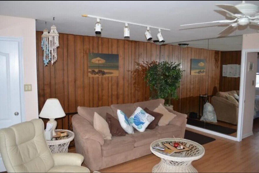Building Photo - 3312 Ocean Ave