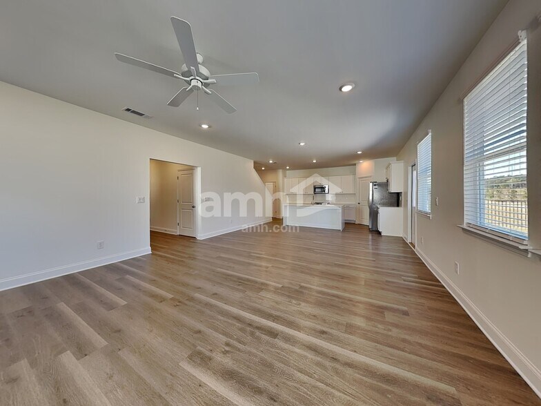 Building Photo - 510 Pointe Dr