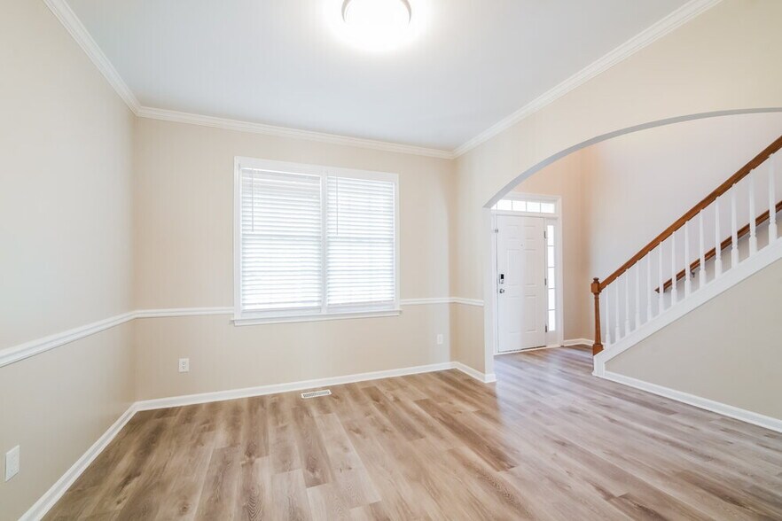 Building Photo - 343 Laurel Glen Crossing