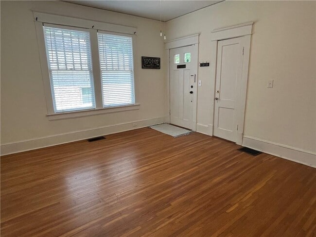 Building Photo - 1168 Orme Cir NE
