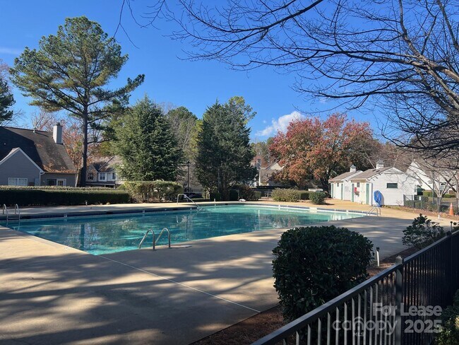 Building Photo - 6075 Cougar Ln