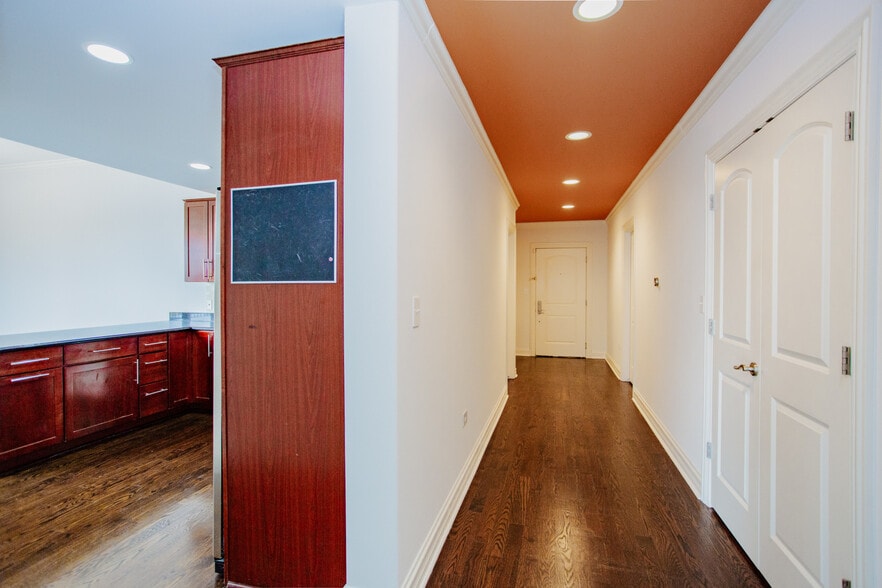 Building Photo - 3630 N Harlem Ave