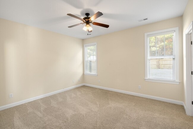 Building Photo - 2508 Chelsea Dr NW