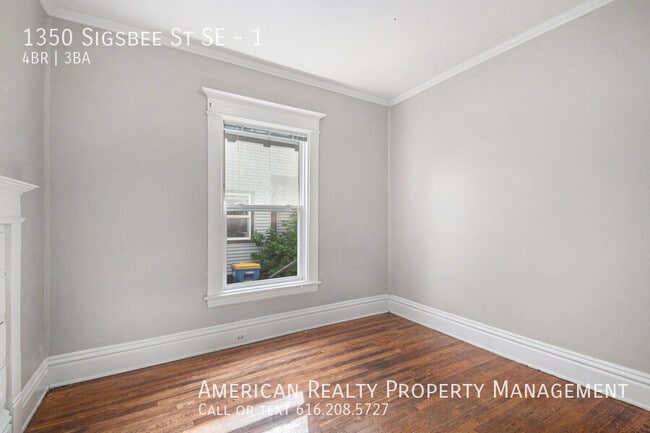 Building Photo - 1350 Sigsbee St SE