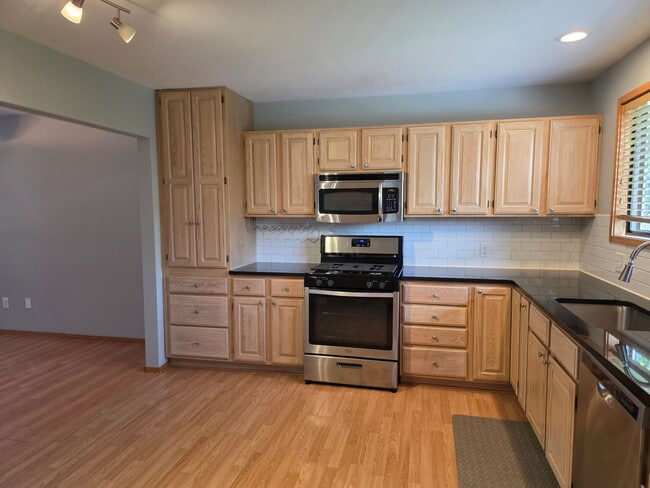 Building Photo - 1039 Cobalt St