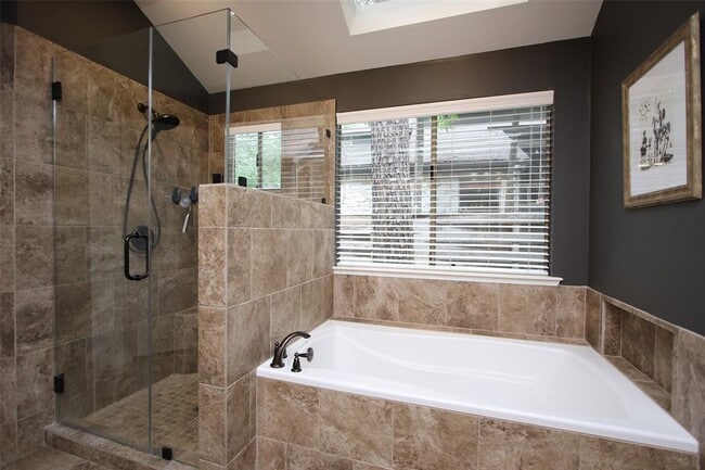 Building Photo - 6 Leaf Trace Ct