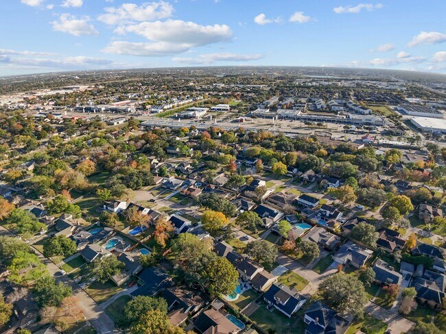 Building Photo - 14007 Overbrook Ln