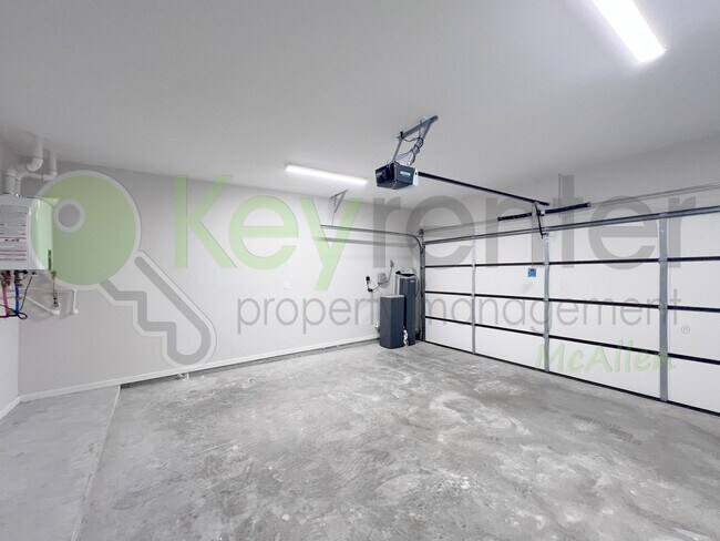 Building Photo - Beautiful 4-bed/3.5 bath Home in Edinburg