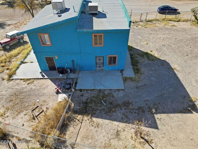 Building Photo - 13113 Violeta Ln