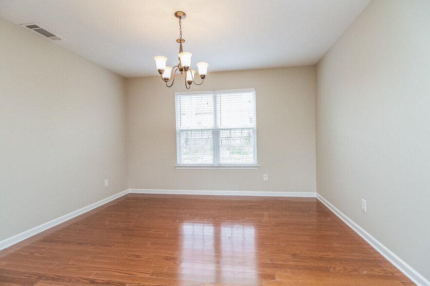 Building Photo - 6007 Eden Ln