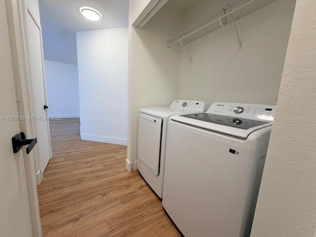 Building Photo - 11361 SW 145th Ave