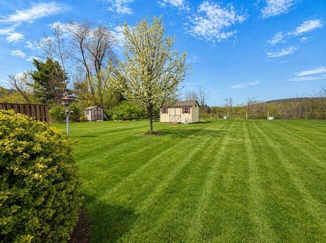 Building Photo - 209 Vivian Ln