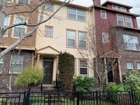 Building Photo - 6031 NE Maidstone St