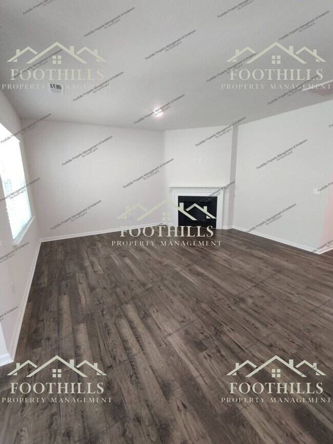 Building Photo - 102 Fancy Trl