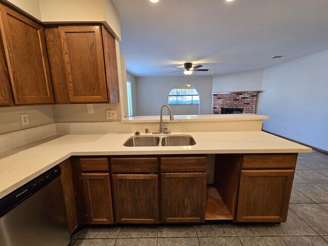 Building Photo - Renovated 2 Bedroom, 2 Bathroom Downstairs...