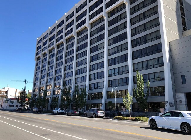 Building Photo - 450 N Arlington Ave