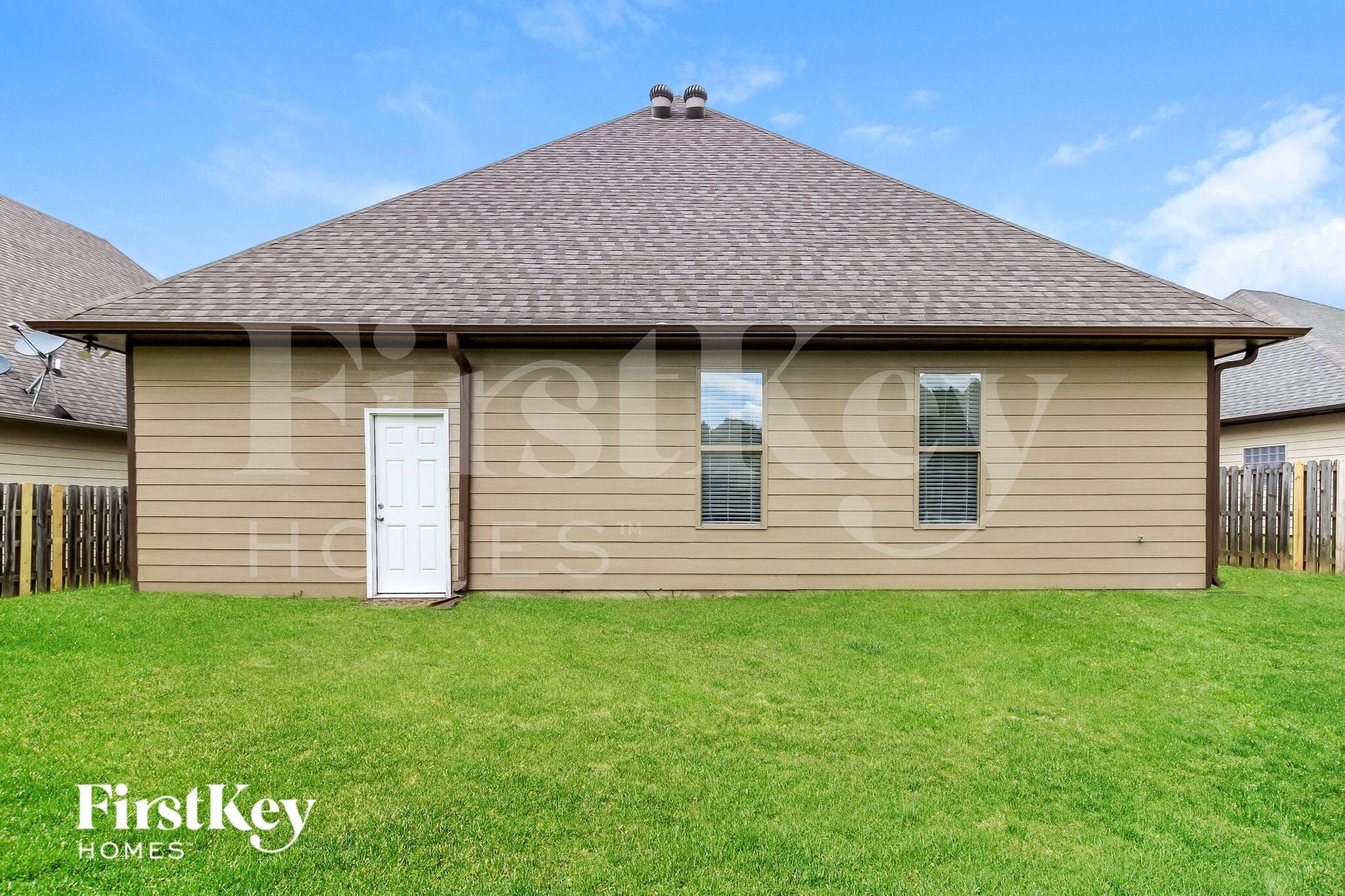 Building Photo - 1260 Sierra Ct