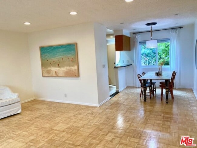 Building Photo - 1010 21st St