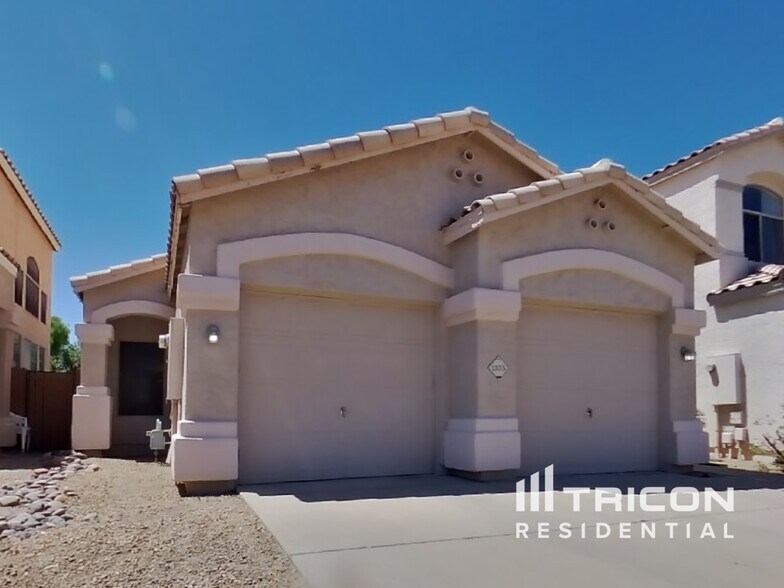 Primary Photo - 1335 W Wahalla Ln