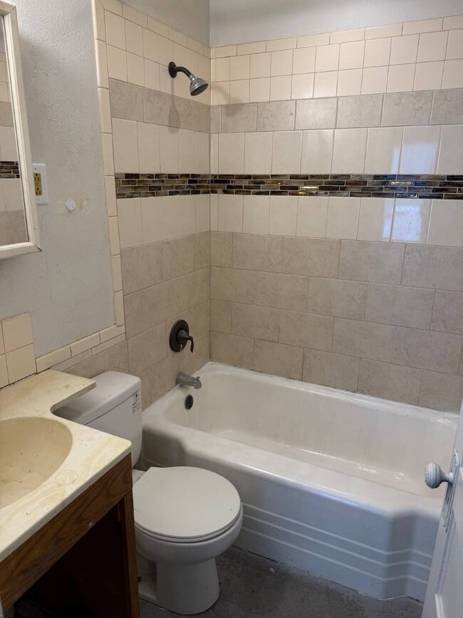 Building Photo - 1460 N Edward St