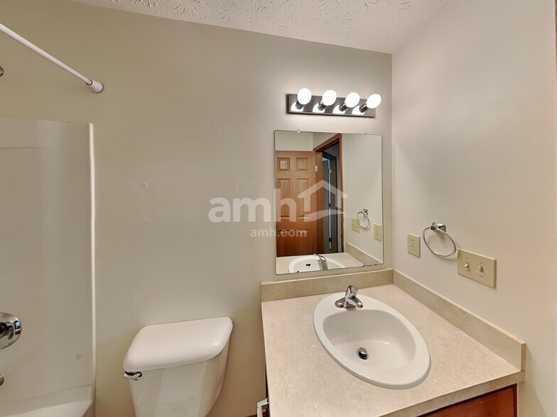 Building Photo - 3852 Winding Twig Dr