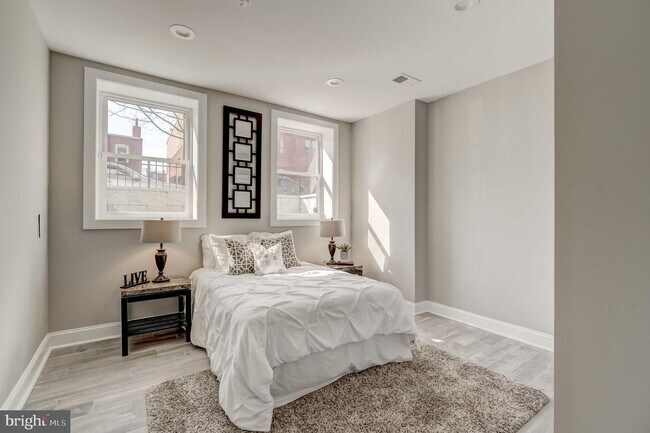 Building Photo - Stunning End-Rowhouse 4/Bedrooms, 4.5 Baths, in Shaw/Truxton Circle – Bathed in Natural Light!