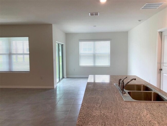 Building Photo - 613 Hickory Course Loop