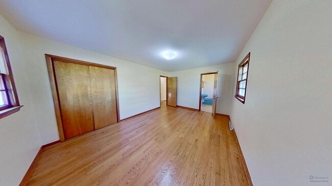 Building Photo - 315 W Main St