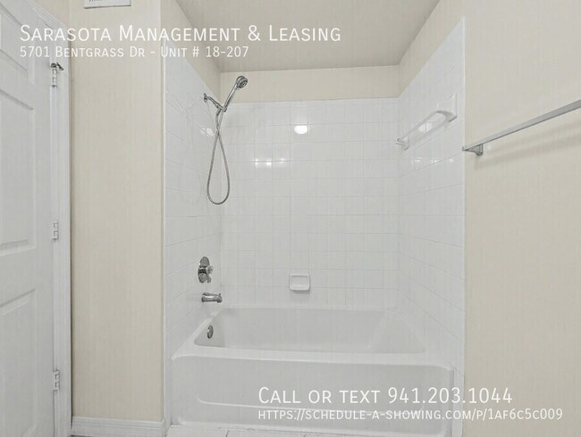 Building Photo - 5701 Bentgrass Dr