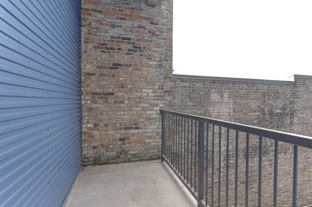 Building Photo - 100 E 14th St