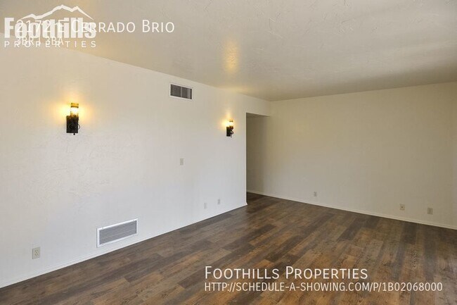 Building Photo - 2172 E Cerrado Brio