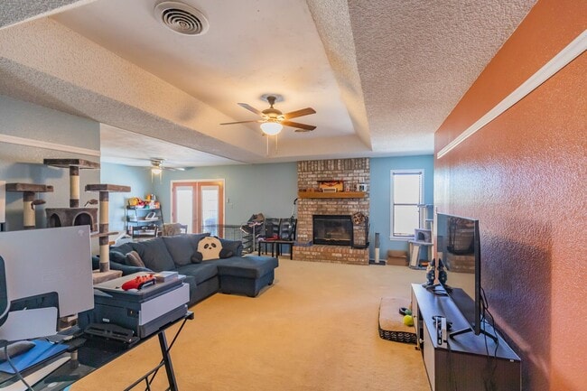 Building Photo - Beautiful 3 Bedroom/2 Bath Home