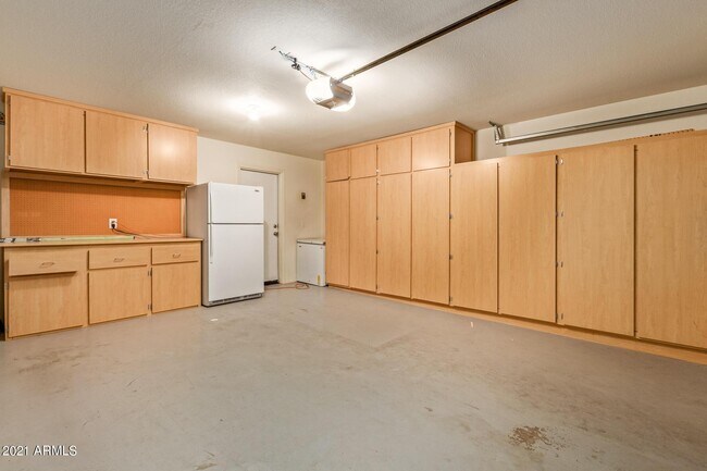 Building Photo - 28511 N 25th Ave