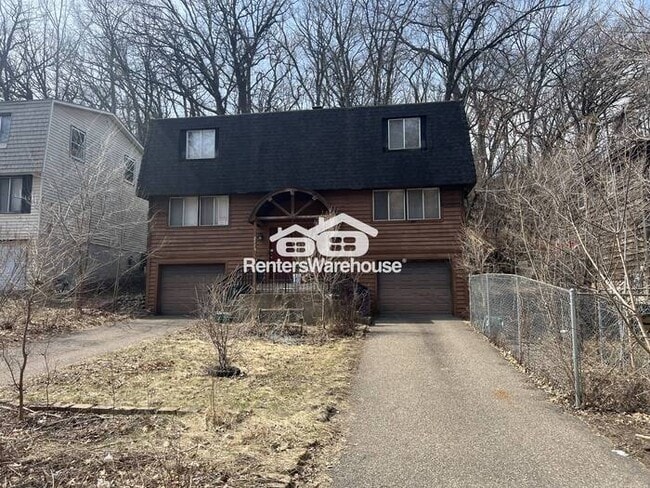 Primary Photo - Available now - like new 2 bed 1 bath dupl...