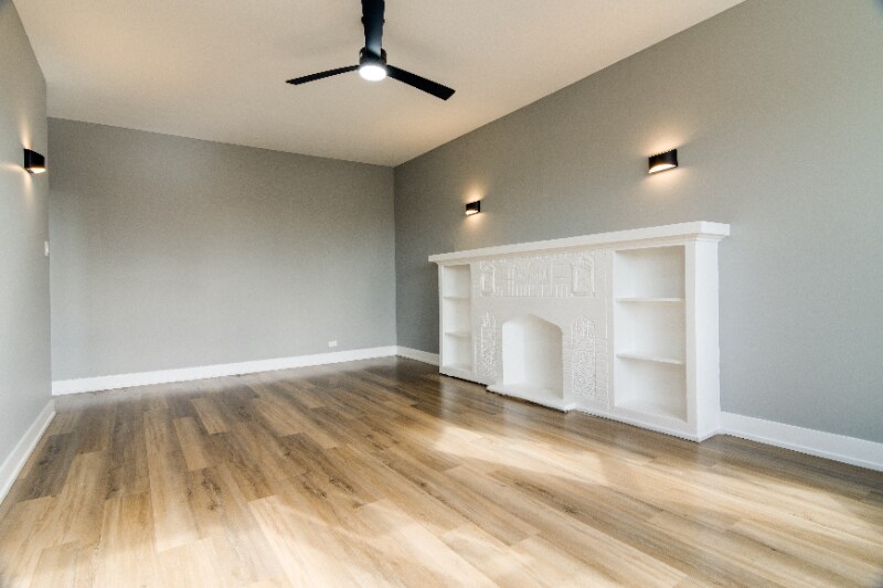 Building Photo - 3422 W Dickens Ave