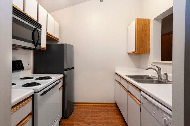 Building Photo - 410 Cunat Blvd