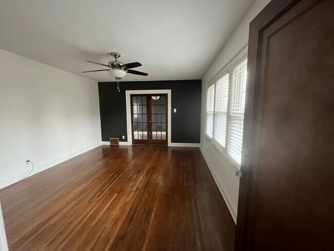 living room - 1650 S 5th St